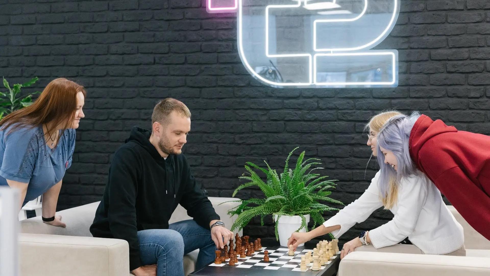 График, коллектив, карьерный рост: почему представители разных поколений выбирают работу в T2