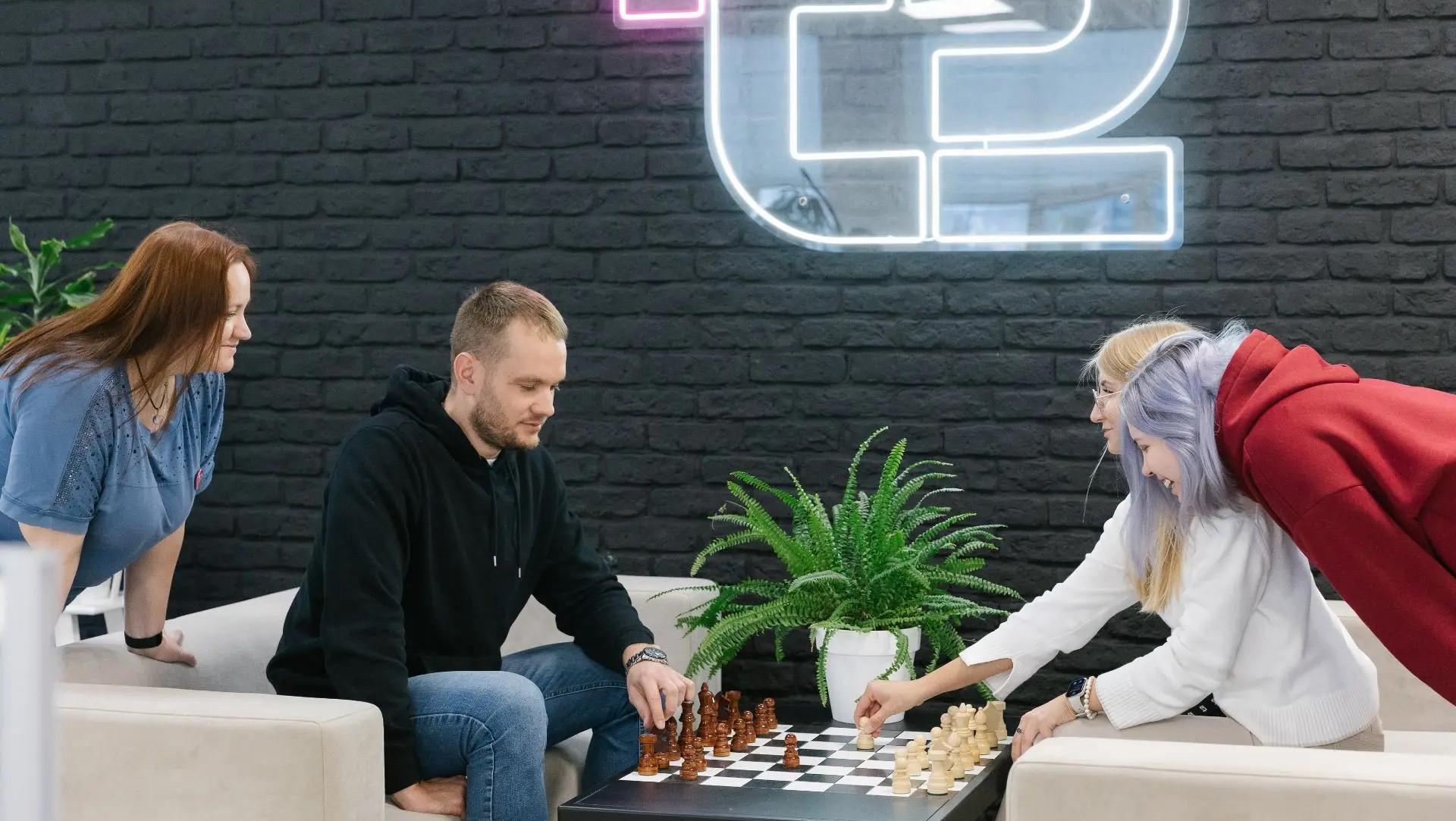 График, коллектив, карьерный рост: почему представители разных поколений выбирают работу в T2